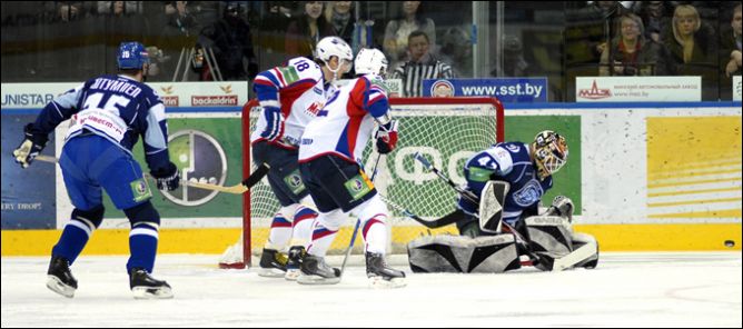 20 февраля 2011 года. Регулярный чемпионат КХЛ. Минск. "Динамо" Мн — "Металлург" Мг — 1:2. 20 февраля 2011 года. Регулярный чемпионат КХЛ. Минск. "Динамо" Мн — "Металлург" Мг — 1:2.