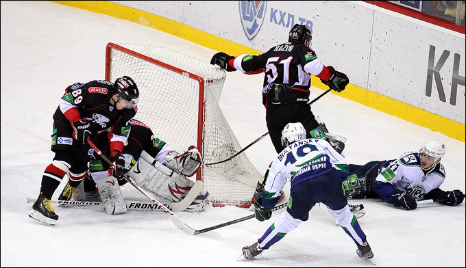 23 ноября 2012 года. Челябинск. Регулярный чемпионат КХЛ. "Трактор" — "Югра" — 2:1 23 ноября 2012 года. Челябинск. Регулярный чемпионат КХЛ. "Трактор" — "Югра" — 2:1