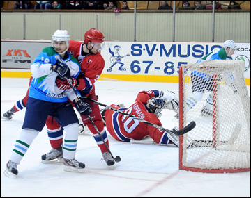 28 ноября 2012 года. Ижевск. Регулярный чемпионат ВХЛ. "Ижсталь" — "Торос" — 0:7 28 ноября 2012 года. Ижевск. Регулярный чемпионат ВХЛ. "Ижсталь" — "Торос" — 0:7
