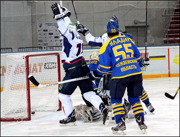 19 декабря 2012 года. Пенза. Регулярный чемпионат ВХЛ. "Дизель" — "Южный Урал" — 1:2 19 декабря 2012 года. Пенза. Регулярный чемпионат ВХЛ. "Дизель" — "Южный Урал" — 1:2