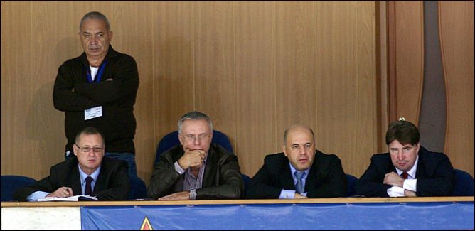 Если армейцы и дальше будут проигрывать, эти зрители могут оказаться единственными на домашних матчах в ЛД ЦСКА. Если армейцы и дальше будут проигрывать, эти зрители могут оказаться единственными на домашних матчах в ЛД ЦСКА.