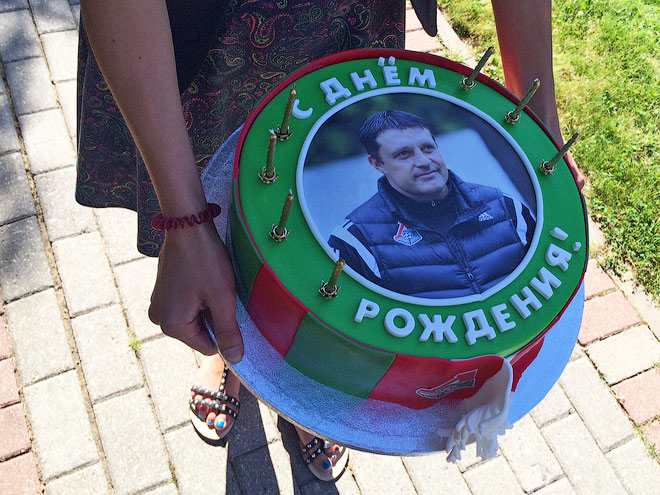 Праздничный торт от болельщиков Праздничный торт от болельщиков