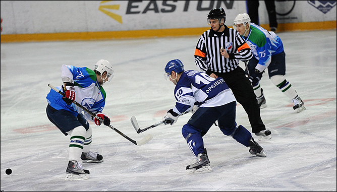 12 декабря 2011 года. Орск. Регулярный чемпионат ВХЛ. "Южный Урал" — "Торос" — 3:1 12 декабря 2011 года. Орск. Регулярный чемпионат ВХЛ. "Южный Урал" — "Торос" — 3:1
