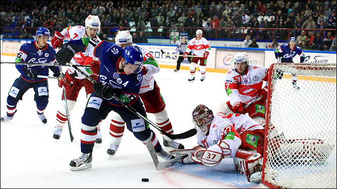 12 октября 2011 года. Новосибирск. Регулярный чемпионат КХЛ. "Сибирь" — "Спартак" — 3:4 12 октября 2011 года. Новосибирск. Регулярный чемпионат КХЛ. "Сибирь" — "Спартак" — 3:4
