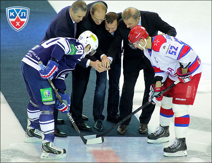2 декабря 2012 года. Новосибирск. Регулярный чемпионат КХЛ. "Сибирь" — ЦСКА — 2:3 (ПБ) 2 декабря 2012 года. Новосибирск. Регулярный чемпионат КХЛ. "Сибирь" — ЦСКА — 2:3 (ПБ)