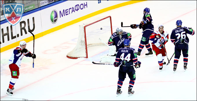6 сентября 2012 года. Новосибирск. Регулярный чемпионат КХЛ. "Сибирь" — "Локомотив" — 2:5 6 сентября 2012 года. Новосибирск. Регулярный чемпионат КХЛ. "Сибирь" — "Локомотив" — 2:5