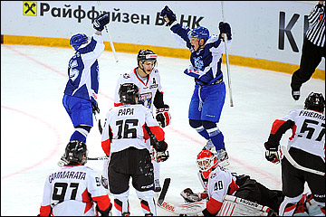 Кубок Мира-2012. 20.08.12. Омск. "Динамо-Шинник" — "Ватерлоо Блэкхоукс" — 3:1 Кубок Мира-2012. 20.08.12. Омск. "Динамо-Шинник" — "Ватерлоо Блэкхоукс" — 3:1