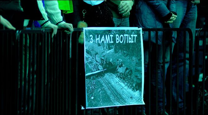 26 февраля 2011 года. Минск. Плей-офф КХЛ. 1/8 финала. "Динамо" Мн — "Локомотив" — 4:1. 26 февраля 2011 года. Минск. Плей-офф КХЛ. 1/8 финала. "Динамо" Мн — "Локомотив" — 4:1.