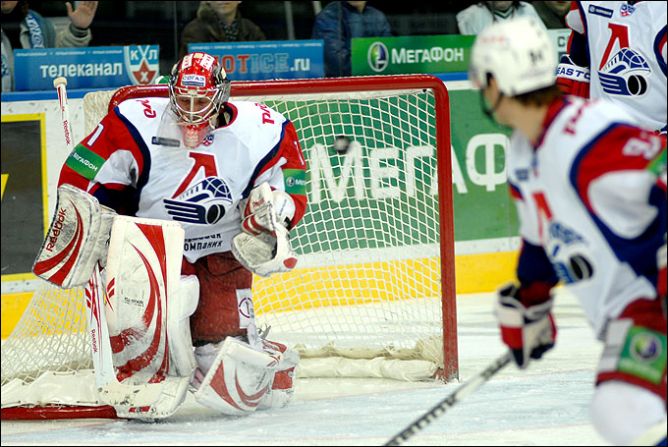 26 февраля 2011 года. Минск. Плей-офф КХЛ. 1/8 финала. "Динамо" Мн — "Локомотив" — 4:1. 26 февраля 2011 года. Минск. Плей-офф КХЛ. 1/8 финала. "Динамо" Мн — "Локомотив" — 4:1.