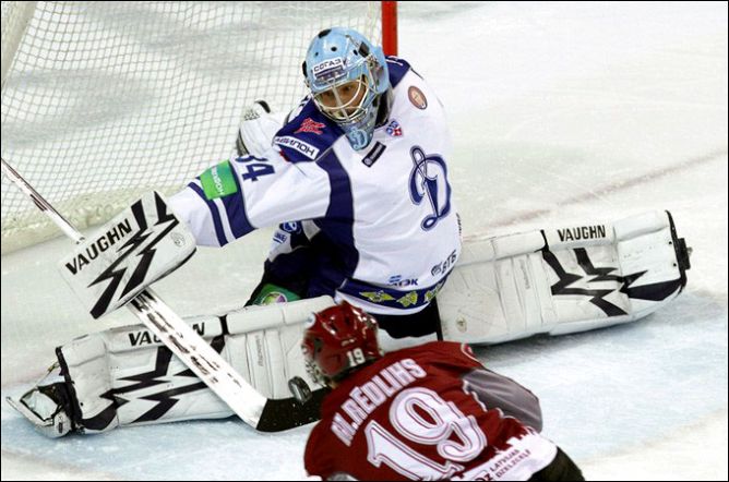 26 февраля 2011 года. Рига. Плей-офф КХЛ. 1/8 финала. "Динамо" Р — "Динамо" М — 5:1. 26 февраля 2011 года. Рига. Плей-офф КХЛ. 1/8 финала. "Динамо" Р — "Динамо" М — 5:1.