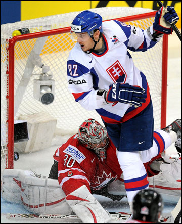 17 мая 2012 года. Хельсинки. Чемпионат мира. Четвертьфинал. Канада — Словакия — 3:4 17 мая 2012 года. Хельсинки. Чемпионат мира. Четвертьфинал. Канада — Словакия — 3:4