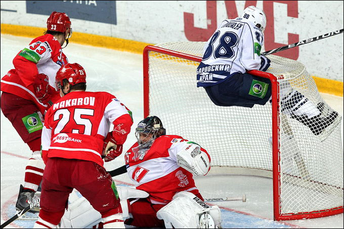 14 января 2012 года. Сокольники. Регулярный чемпионат КХЛ. "Спартак" — "Амур" — 2:1 14 января 2012 года. Сокольники. Регулярный чемпионат КХЛ. "Спартак" — "Амур" — 2:1