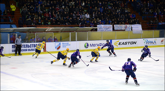 7 декабря 2013 года. Саратов. Регулярный чемпионат ВХЛ. "Кристалл" — "Дизель" — 3:1 7 декабря 2013 года. Саратов. Регулярный чемпионат ВХЛ. "Кристалл" — "Дизель" — 3:1