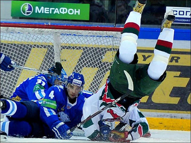28 февраля 2011 года. Астана. Плей-офф КХЛ. 1/8 финала. "Барыс" — "Ак Барс" — 2:4. 28 февраля 2011 года. Астана. Плей-офф КХЛ. 1/8 финала. "Барыс" — "Ак Барс" — 2:4.