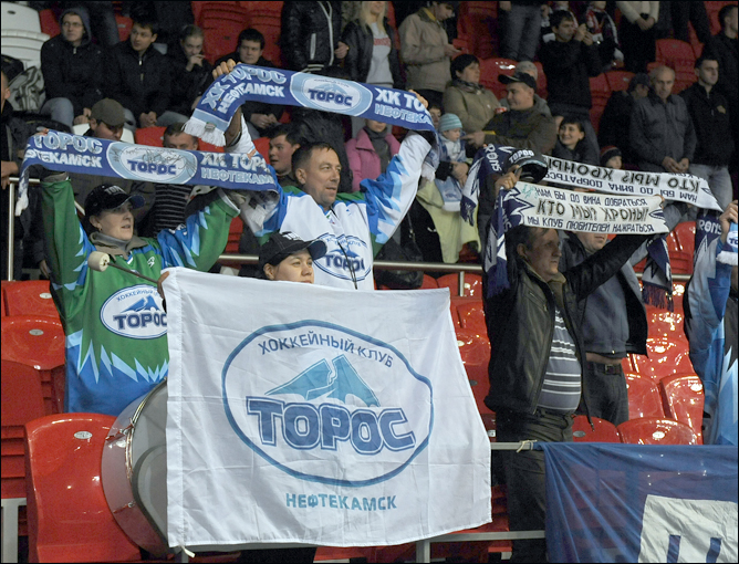 16 октября 2011 года. Донецк. Регулярный чемпионат ВХЛ. "Донбасс" — "Торос" — 3:0 16 октября 2011 года. Донецк. Регулярный чемпионат ВХЛ. "Донбасс" — "Торос" — 3:0