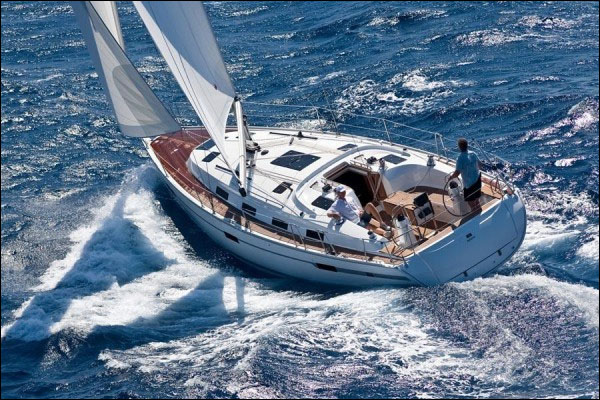 Яхта Bavaria 40 BT 2013 года с геннакером Яхта Bavaria 40 BT 2013 года с геннакером