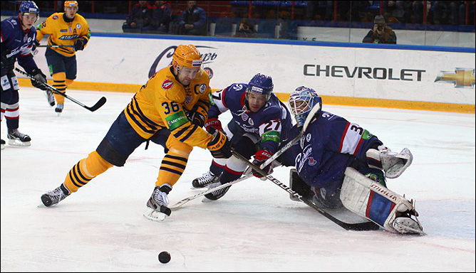 25 ноября 2011 года. Новосибирск. Регулярный чемпионат КХЛ. "Сибирь" — "Атлант" — 2:3 25 ноября 2011 года. Новосибирск. Регулярный чемпионат КХЛ. "Сибирь" — "Атлант" — 2:3