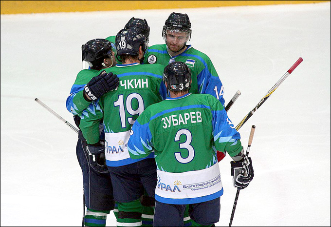 1 февраля 2012 года. Нефтекамск. Регулярный чемпионат ВХЛ. "Торос" — "Южный Урал" — 3:2 1 февраля 2012 года. Нефтекамск. Регулярный чемпионат ВХЛ. "Торос" — "Южный Урал" — 3:2