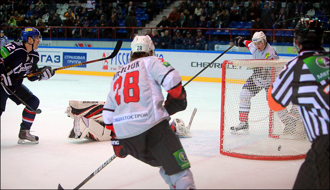 19 ноября 2012 года. Новосибирск. Регулярный чемпионат КХЛ. "Сибирь" — "Металлург" Нк — 2:0 19 ноября 2012 года. Новосибирск. Регулярный чемпионат КХЛ. "Сибирь" — "Металлург" Нк — 2:0