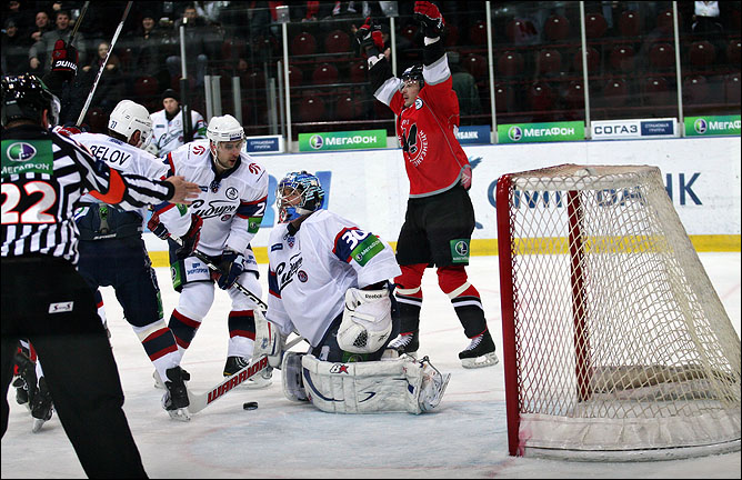 2 декабря 2011 года. Новокузнецк. Регулярный чемпионат КХЛ. "Металлург" (Новокузнецк) – "Сибирь" — 2:1 2 декабря 2011 года. Новокузнецк. Регулярный чемпионат КХЛ. "Металлург" (Новокузнецк) – "Сибирь" — 2:1
