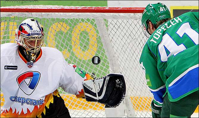 27.10.2010. КХЛ. "Cалават Юлаев" - "Северсталь" - 1:4. Фото 01. 27.10.2010. КХЛ. "Cалават Юлаев" - "Северсталь" - 1:4. Фото 01.