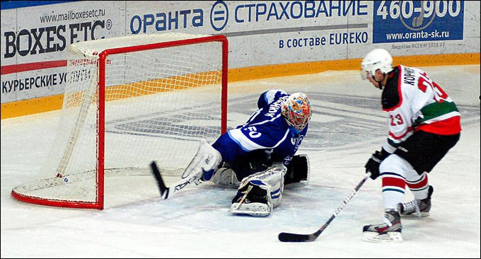 21 января 2012 года. Рязань. Регулярный чемпионат ВХЛ. ХК "Рязань" — "Нефтяник" — 3:8 21 января 2012 года. Рязань. Регулярный чемпионат ВХЛ. ХК "Рязань" — "Нефтяник" — 3:8