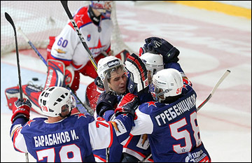 20 марта 2012 года. Санкт-Петербург. Плей-офф чемпионата МХЛ. 1/8 финала. "СКА-1946" — "Красная Армия" — 2:7 20 марта 2012 года. Санкт-Петербург. Плей-офф чемпионата МХЛ. 1/8 финала. "СКА-1946" — "Красная Армия" — 2:7