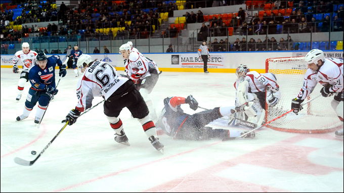20 декабря 2011 года. Красноярск. Регулярный чемпионат ВХЛ. "Сокол" — "Рубин" — 2:5 20 декабря 2011 года. Красноярск. Регулярный чемпионат ВХЛ. "Сокол" — "Рубин" — 2:5