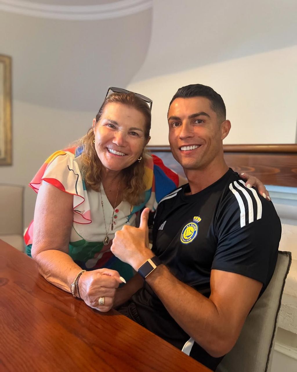 Ronaldo anasını belə təbrik etdi – FOTO 2 Ronaldo anasını belə təbrik etdi – FOTO