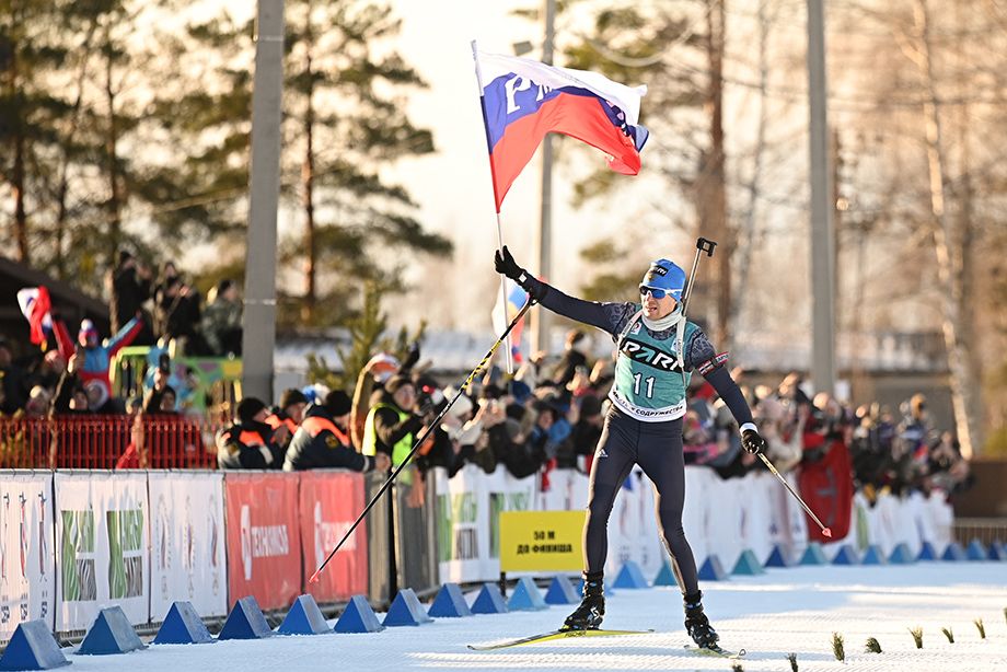 Бывший казахстанский биатлонист Роман Ерёмин выиграл масс-старт на Кубке Содружества, финишировав с флагом