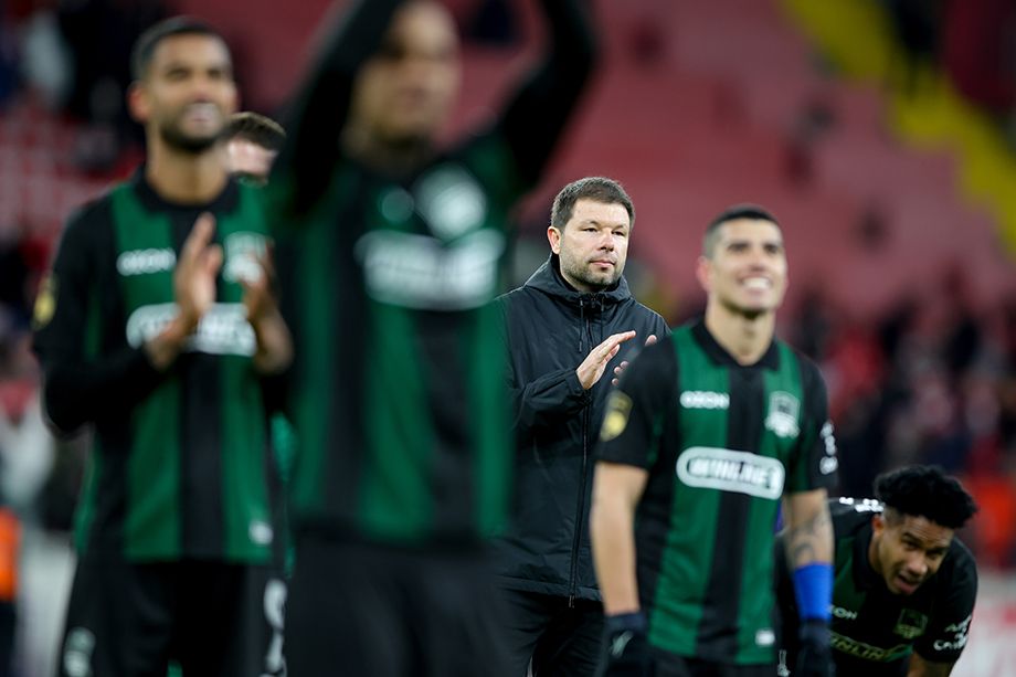 Мурад Мусаев и игроки «Краснодара»