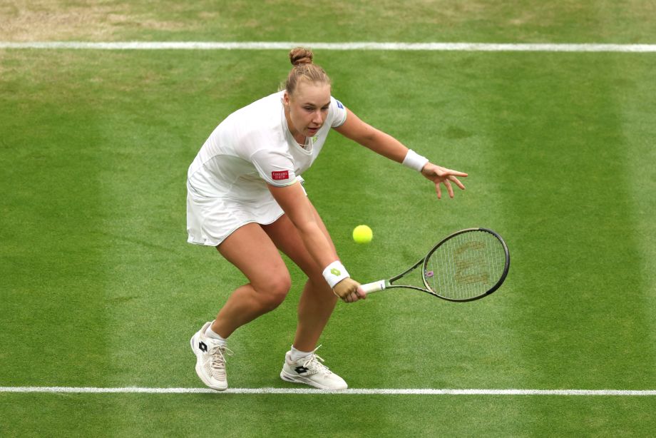 Победа белорусской теннисистки Арины Соболенко над россиянкой Анной Блинковой в 3-м раунде Уимблдона-2023