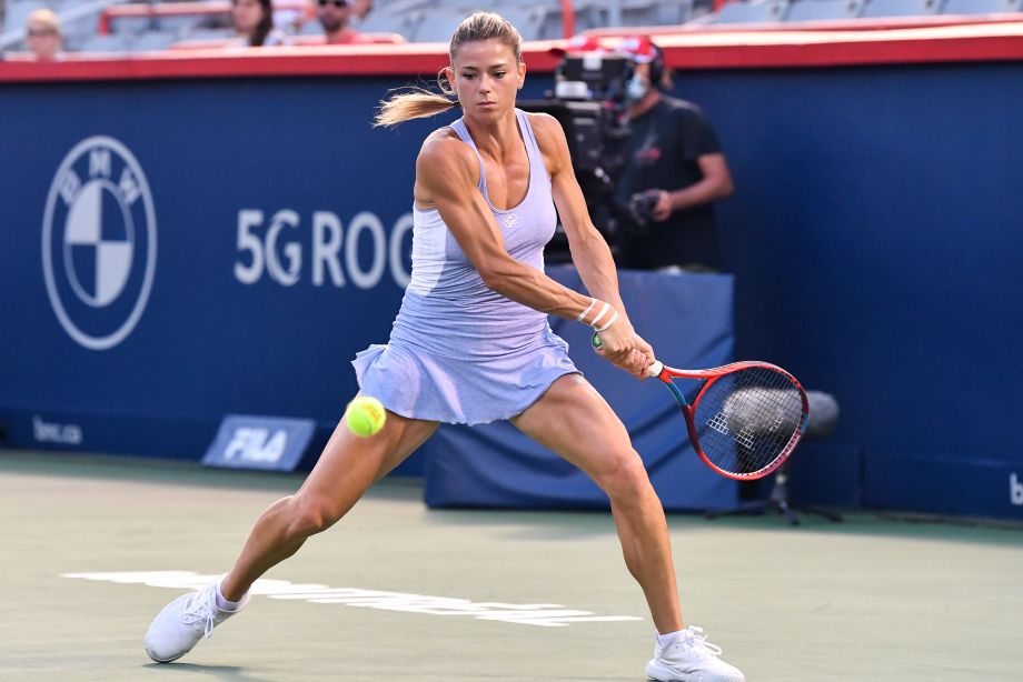 Итальянская теннисистка Камила Джорджи выиграла «Мастерс» в Монреале и поразила зрителей откровенными нарядами в 2021-м