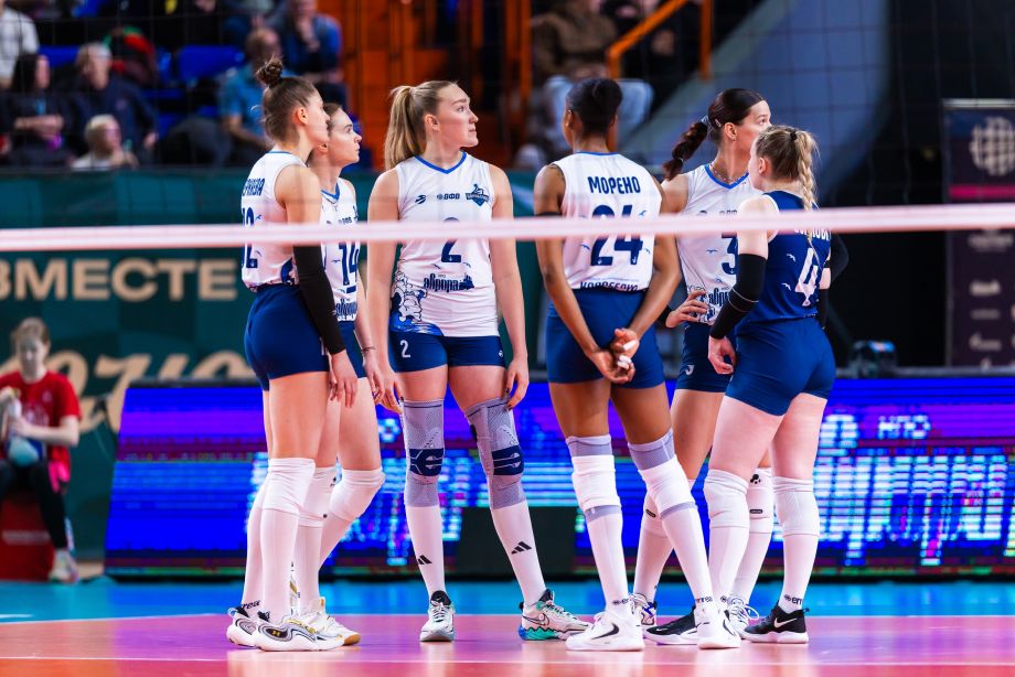 Игроки ЖВК «Корабелка»