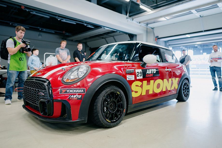 Гоночный MINI Cooper Гоночный MINI Cooper