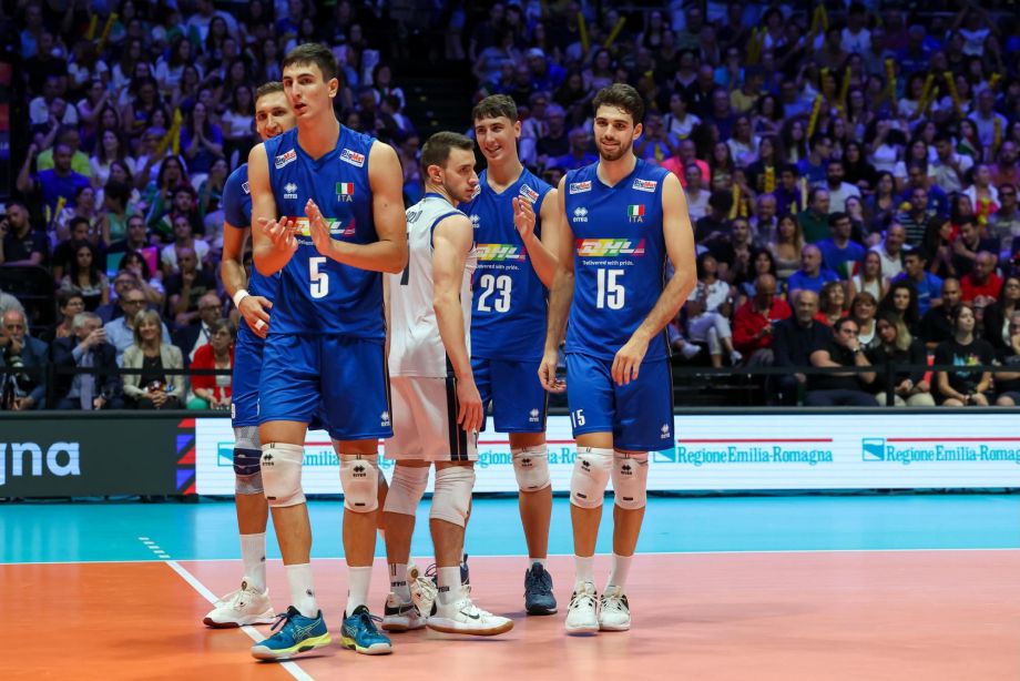 Трансляции результаты спорт. Anadolu Efes uniform. ВК Берлин состав. Эфа.