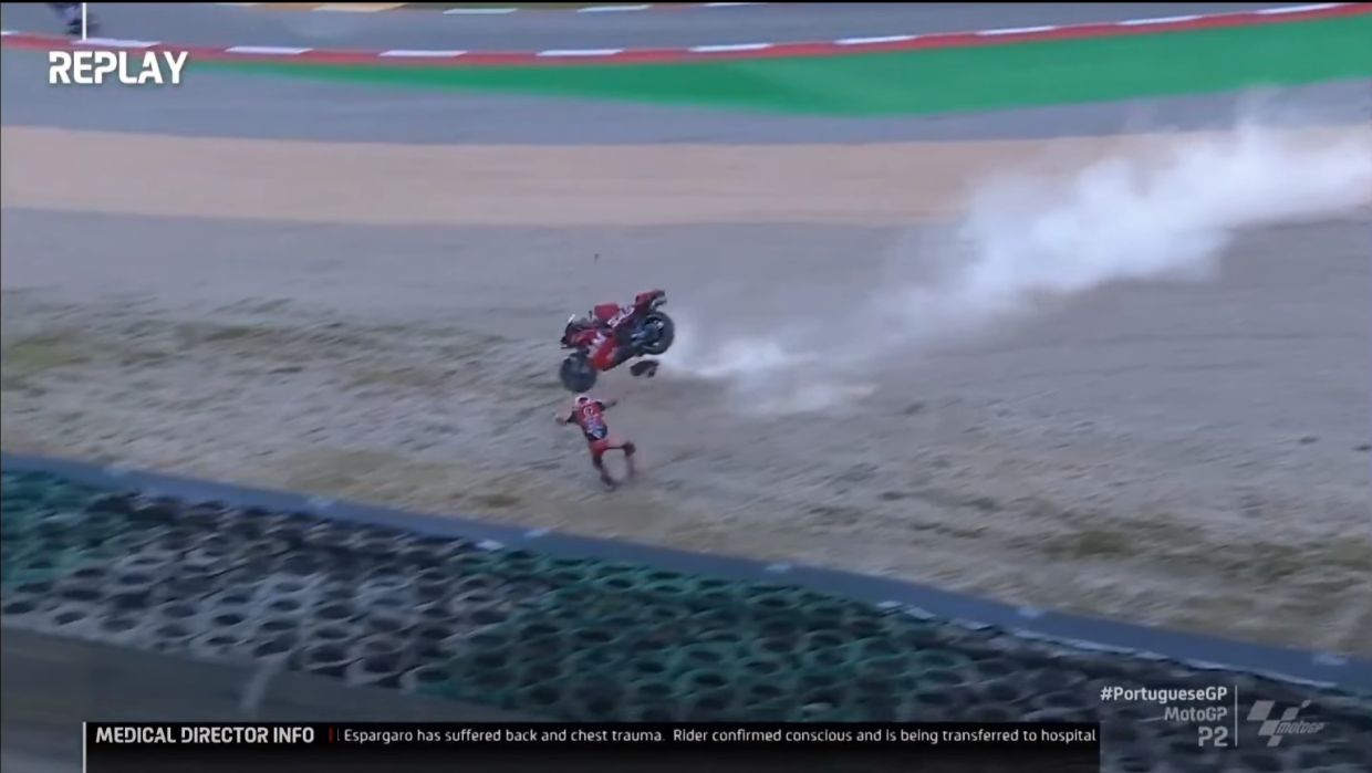 Гонщик MotoGP Поль Эспаргаро госпитализирован после серьёзной аварии на тренировке - изображение 1
