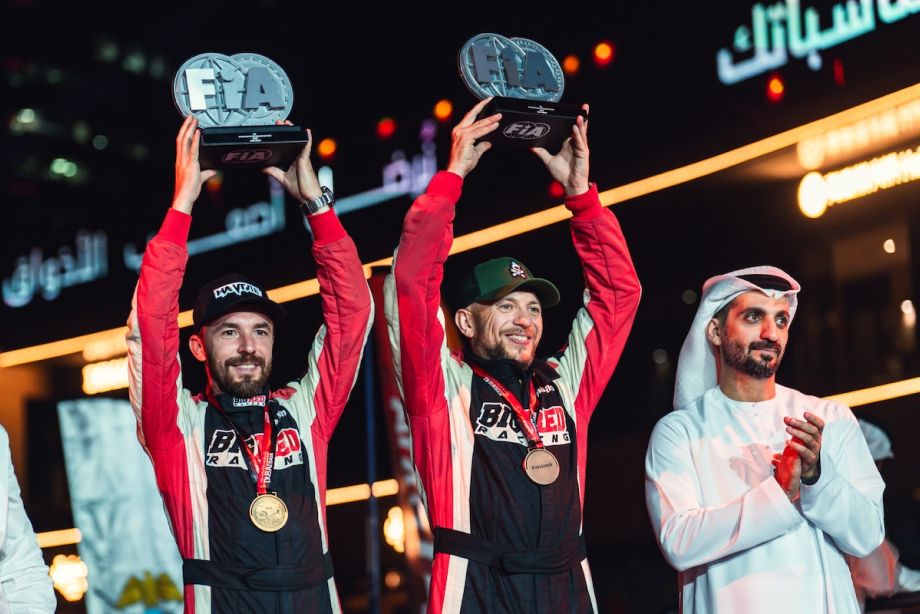 Игнатов и Ременник с наградами за победу в Кубке мира