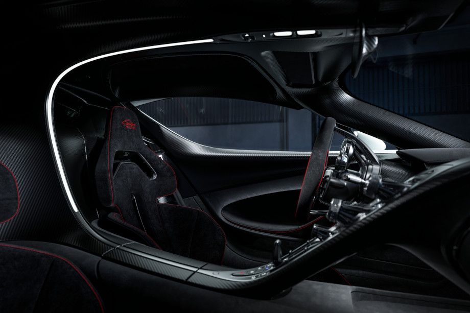 Интерьер Bugatti Tourbillon Équipe Pur Sang Интерьер Bugatti Tourbillon Équipe Pur Sang