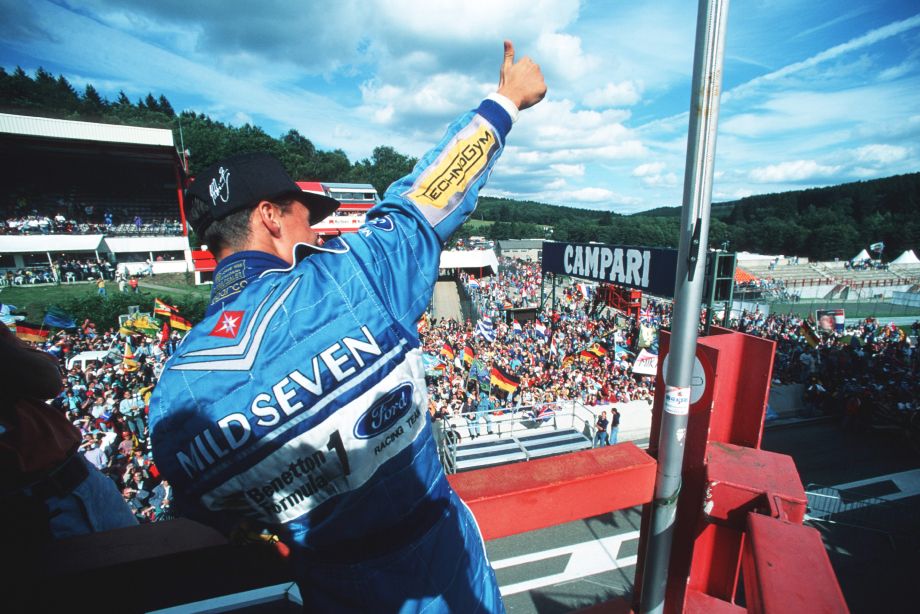 Michael Schumacher celebra la victoria en el Gran Premio de Bélgica