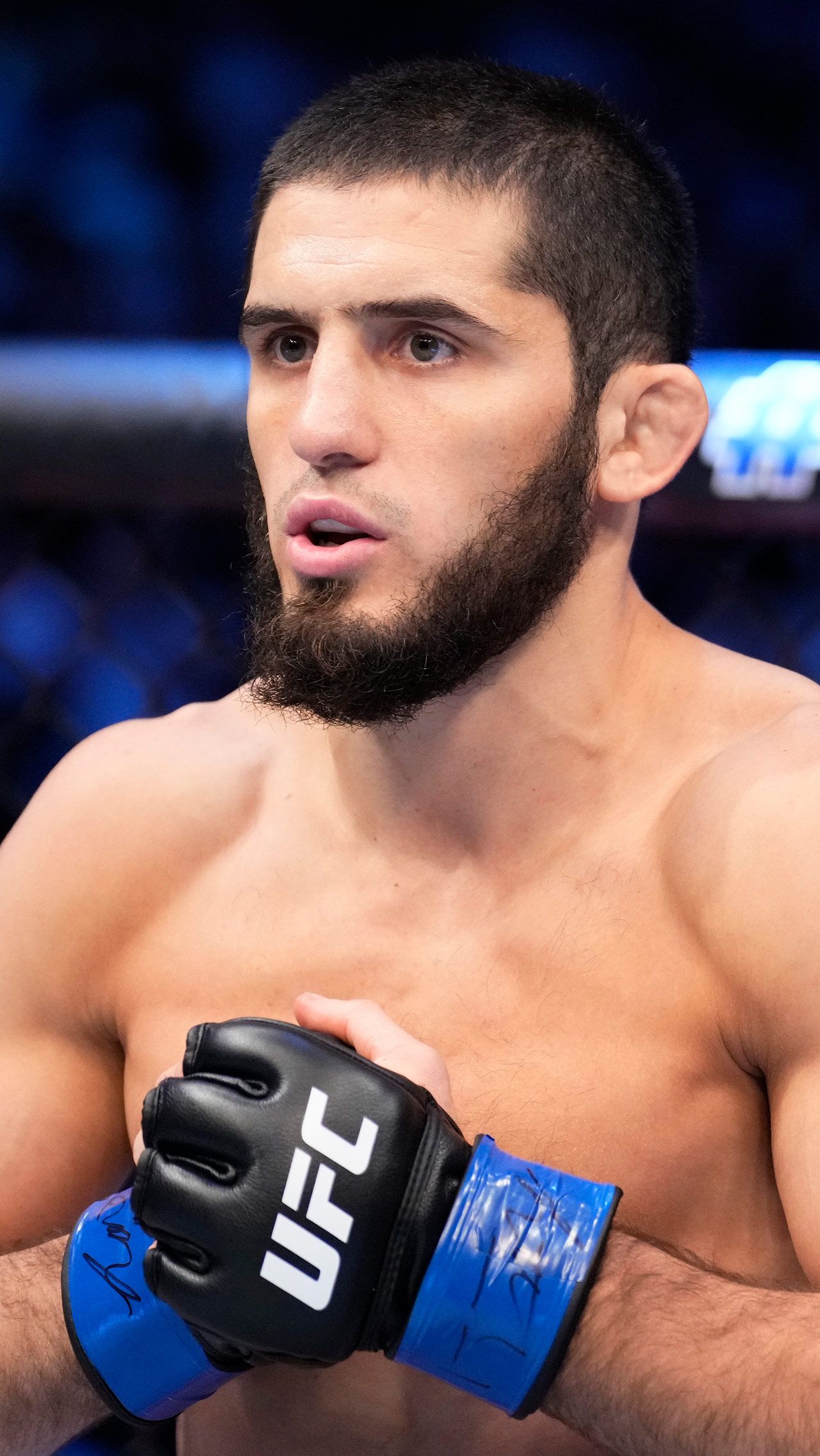 Ислам наносит 60,2% результативных ударов в лёгком весе UFC, что является самым высоким показателем в истории дивизиона.