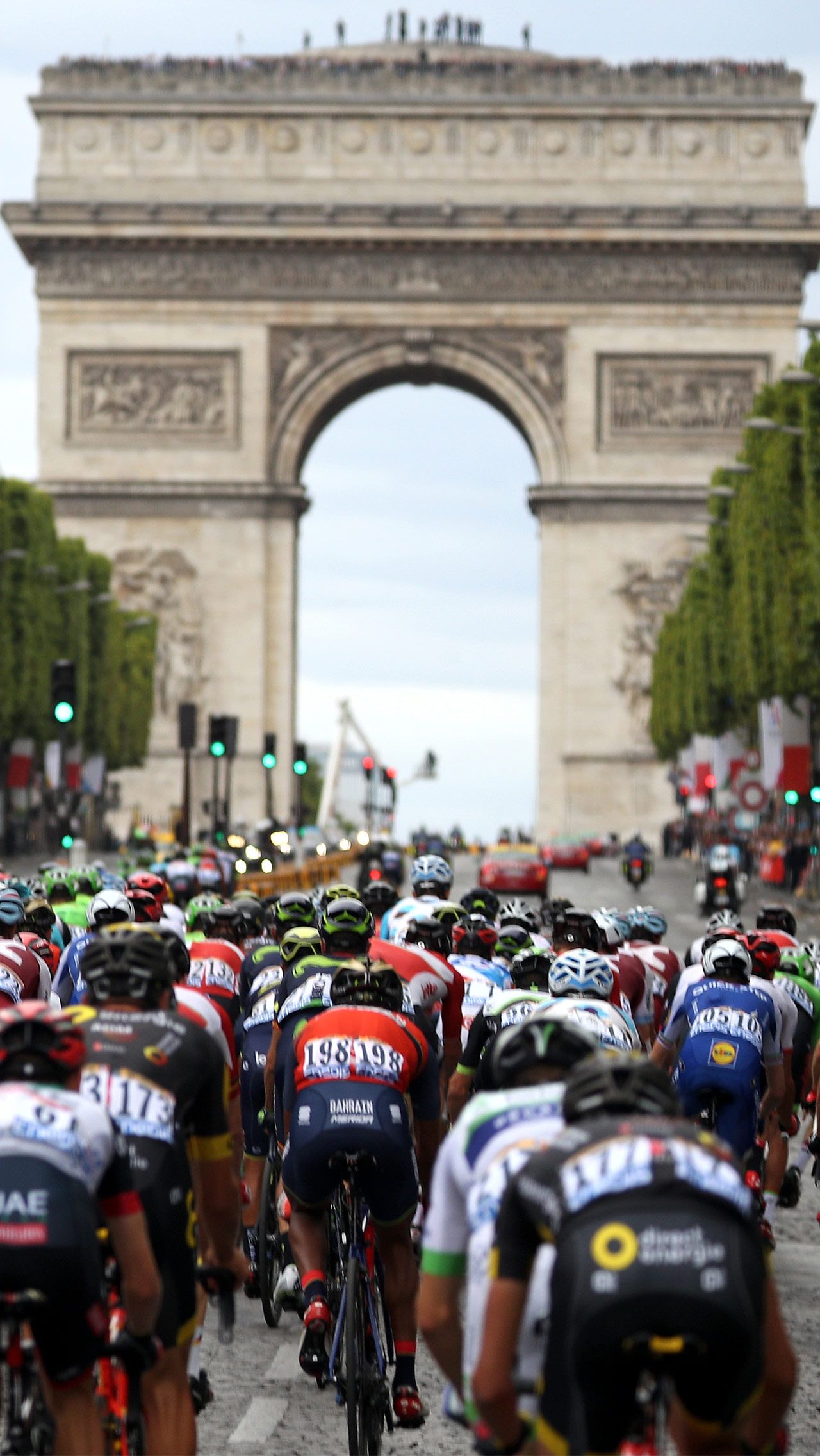 Бомбы, гвозди и овцы на трассе: как срывали «Тур де Франс»