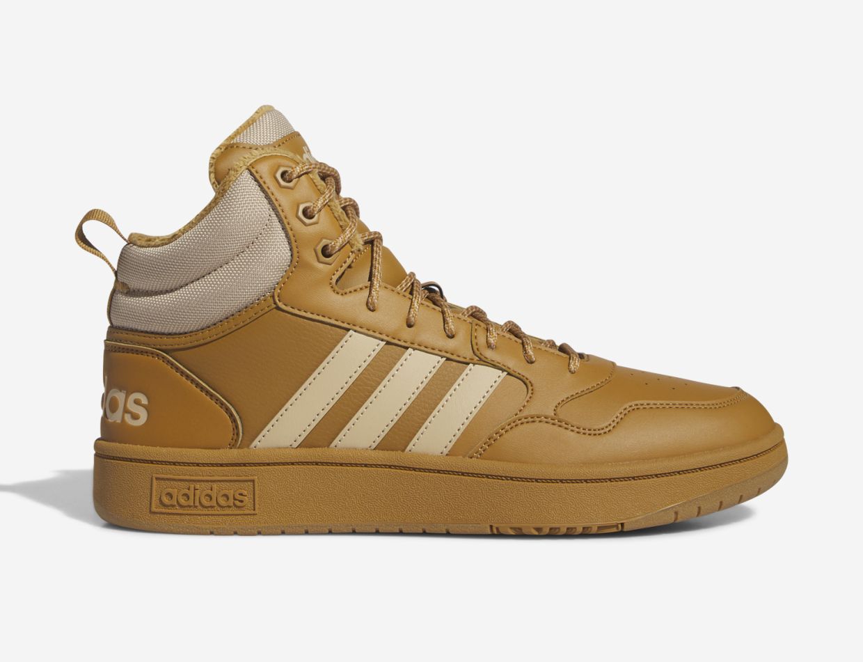 adidas Hoops 3.0 MID, 9999 руб. (текстильный мех, гибкая подошва) / «Спортмастер»
