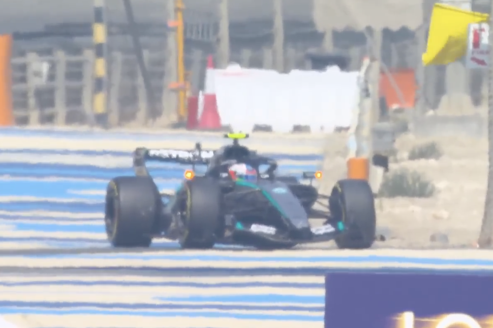 Антонелли остановился на трассе