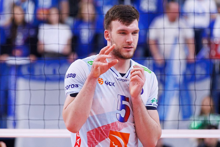 Максим Сапожков