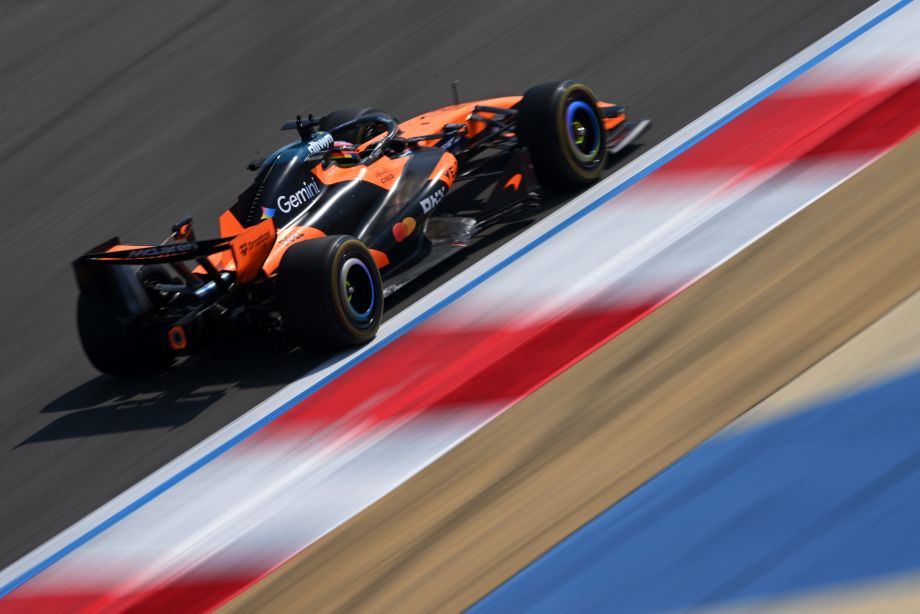 Оскар Пиастри на тестах в Бахрейне