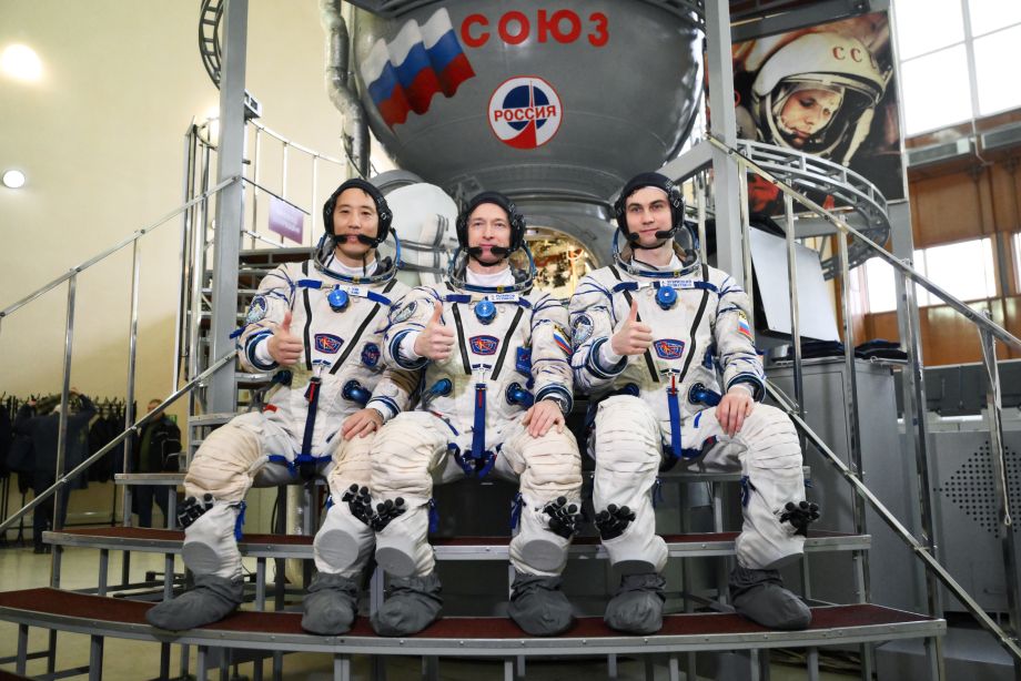 Члены основного экипажа МКС-73 в составе астронавта НАСA Джонатана Кима и космонавтов Роскосмоса Сергея Рыжикова и Алексея Зубрицкого Члены основного экипажа МКС-73 в составе астронавта НАСA Джонатана Кима и космонавтов Роскосмоса Сергея Рыжикова и Алексея Зубрицкого