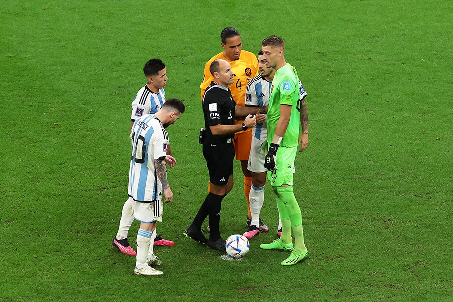 Конфликт в матче Аргентина — Нидерланды