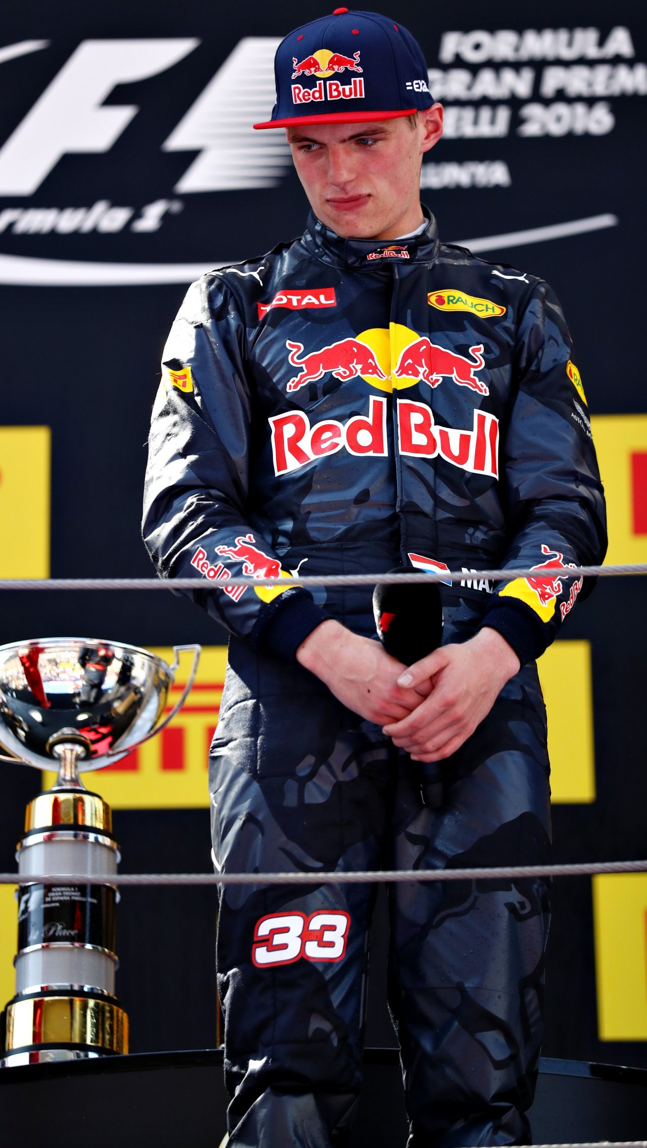 Ферстаппен — самый молодой лидер гонки Ф-1, самый молодой обладатель подиума и победитель Гран-при.