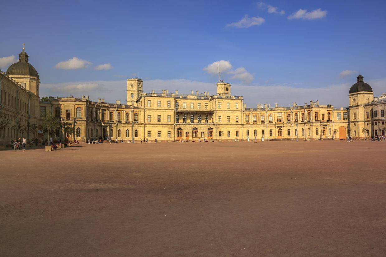 Гатчинский дворец в санкт-петербурге. Большой гатчинский дворец парк. Усадьба в гостилицах. Константиновский дворец резиденция путина. Гостилицы дворец потемкина.